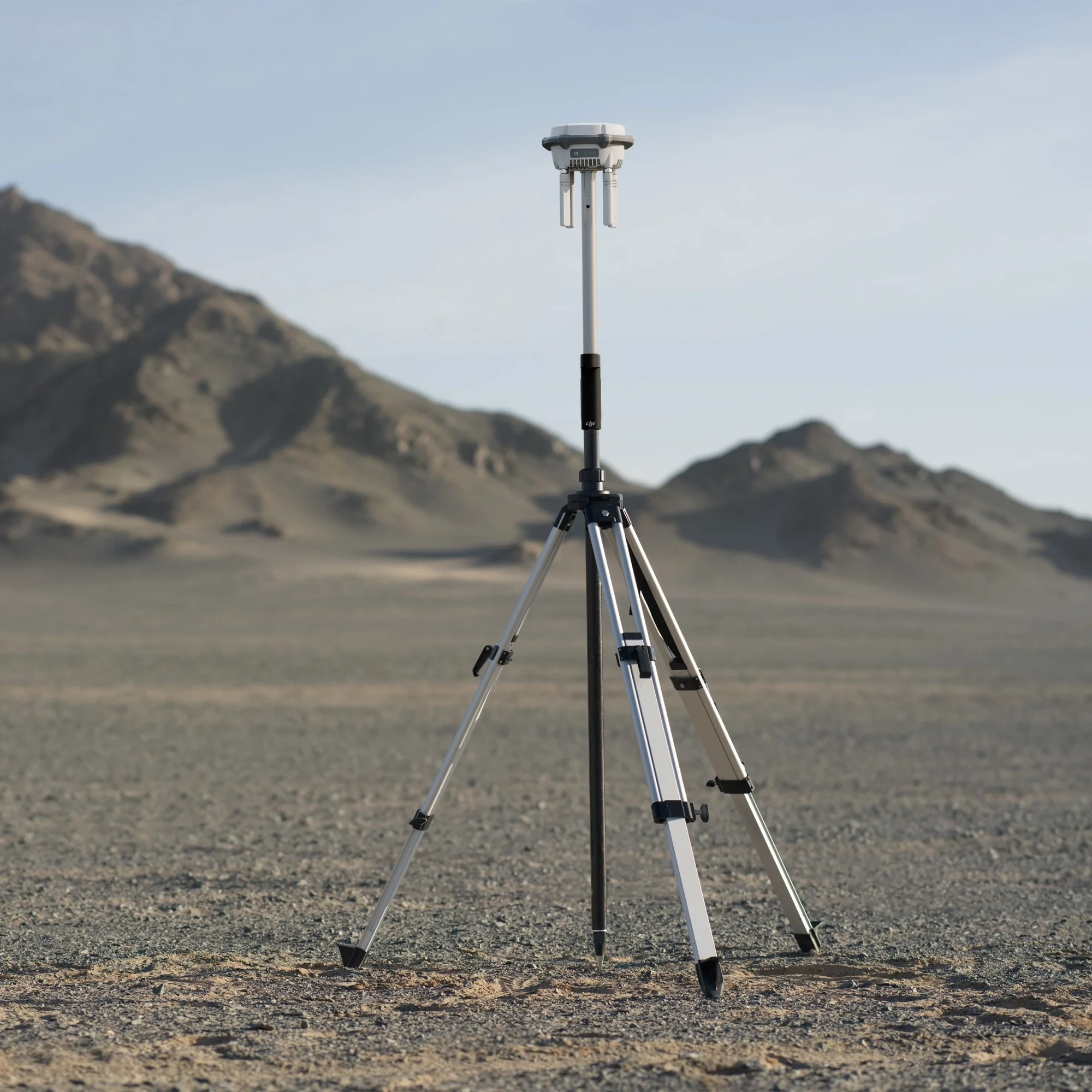 D-RTK 3 Survey Pole and Tripod Kit 2